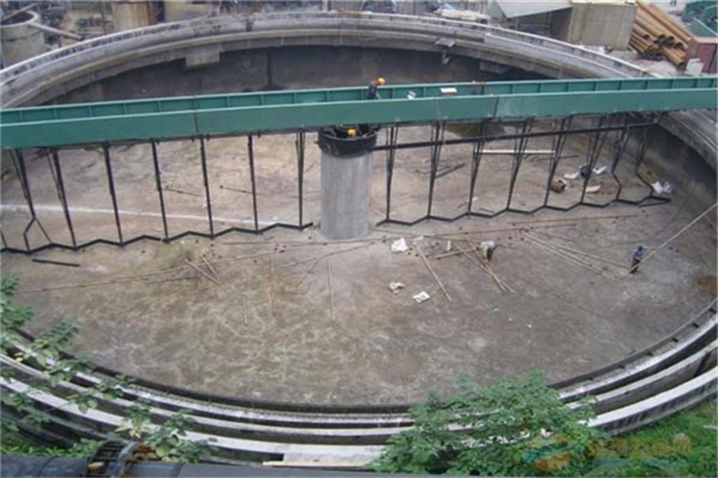 中心传动刮泥机