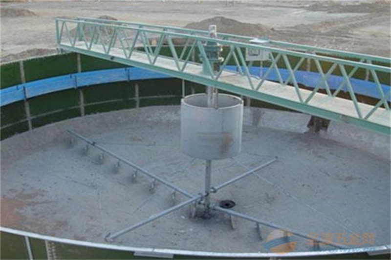 中心传动刮泥机