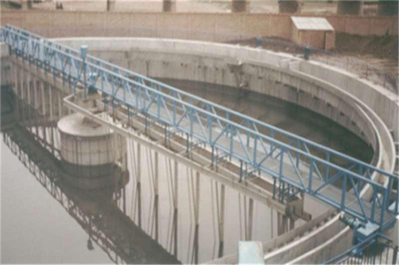 周边传动刮泥机